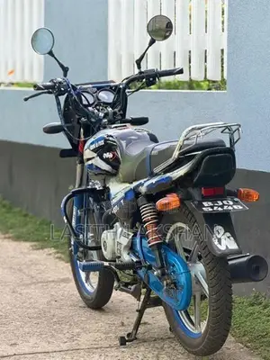 Bajaj CT100 2025