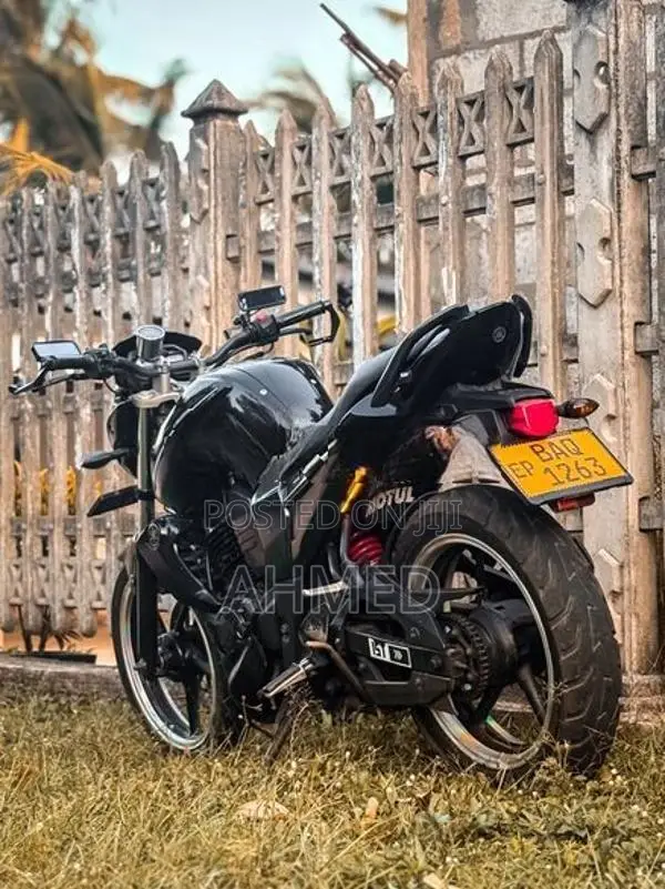 Yamaha FZ 2013