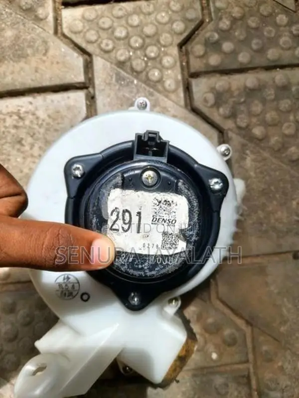 Toyota Denso Hybrid Battery Cooling Fan/Blower Motor