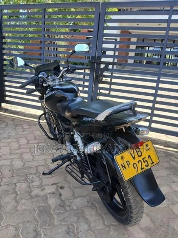 Bajaj Pulsar 180 2009