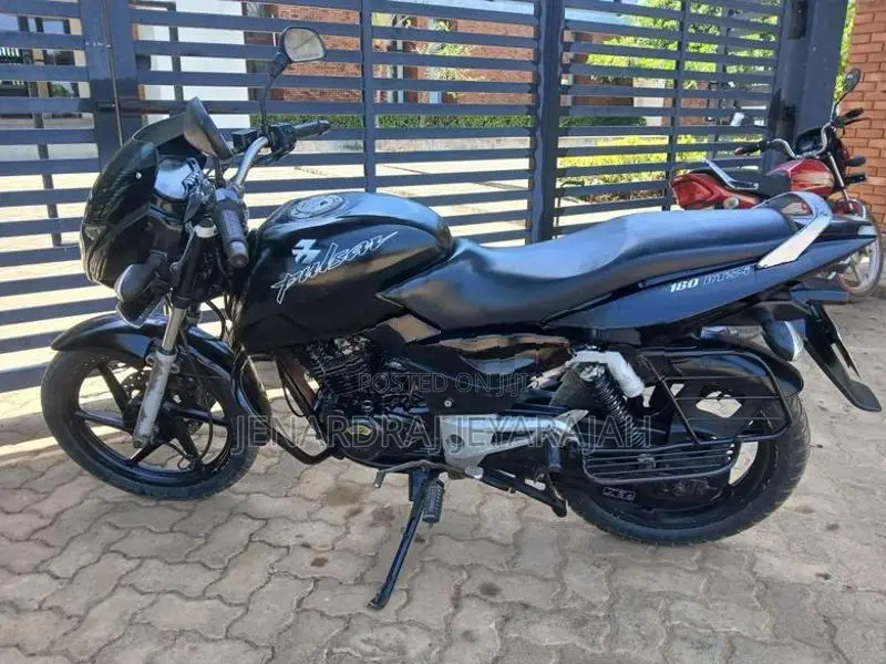 Bajaj Pulsar 180 2009