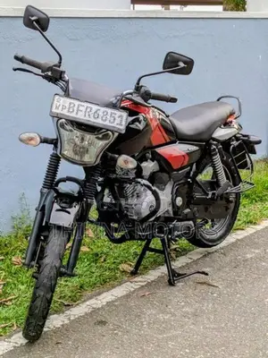 Bajaj V12 2017