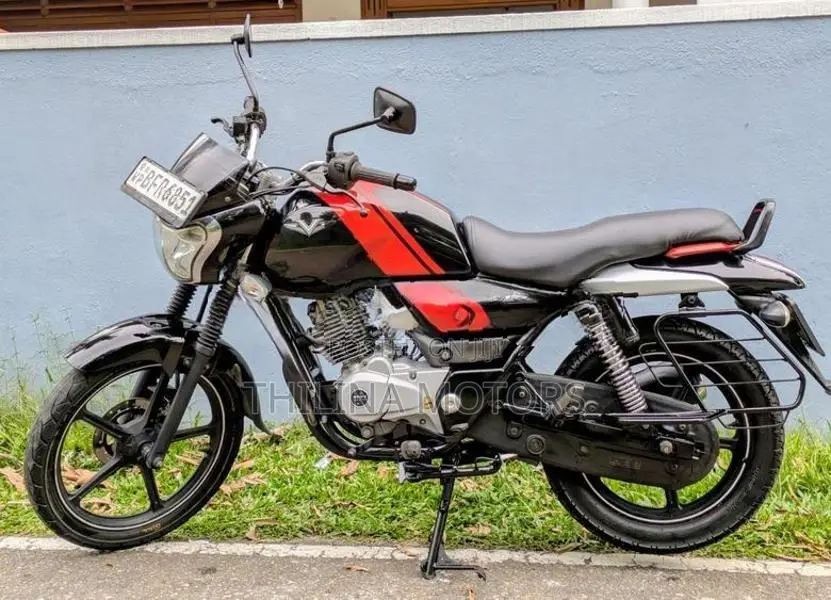 Bajaj V12 2017