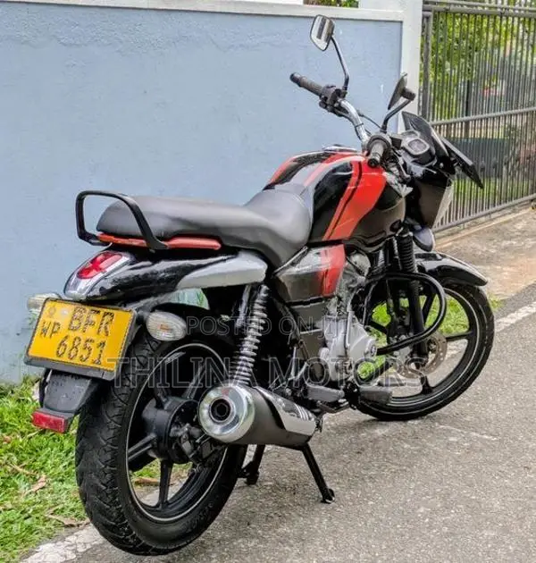Bajaj V12 2017