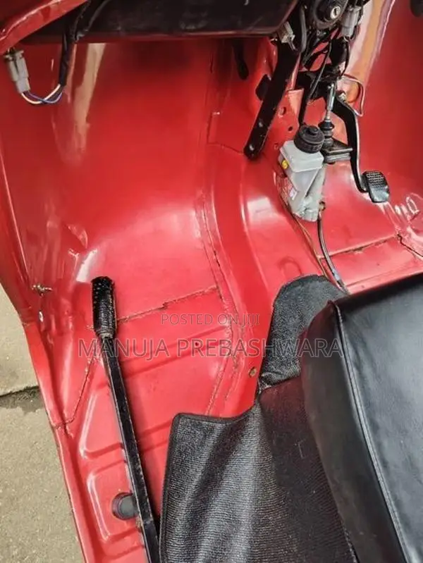Bajaj RE 2000