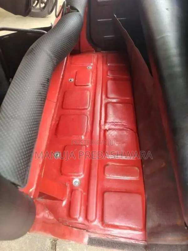 Bajaj RE 2000