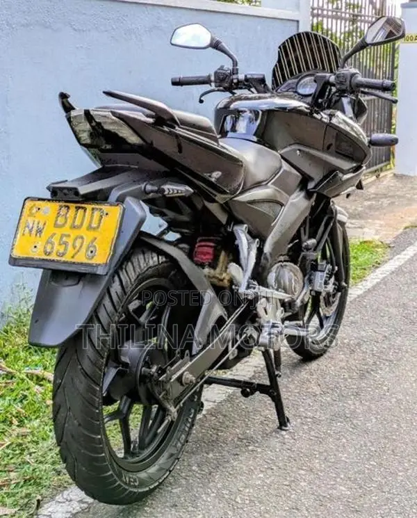 Bajaj Pulsar AS 150 2013