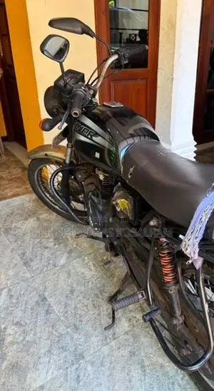 Bajaj Boxer 2012