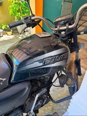 Bajaj Boxer 2012