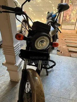 Bajaj Boxer 2012