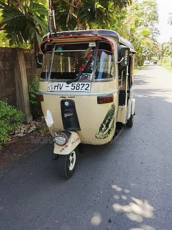 Bajaj RE 2003
