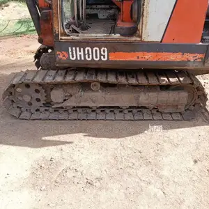 Kubota Excavator 2000 Heavy-Duty (Used)