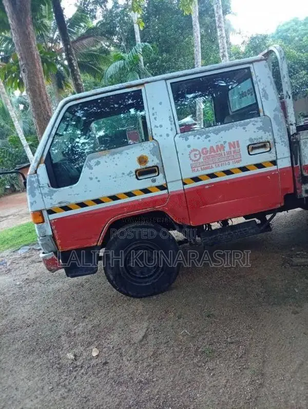 Toyota Dyna 1993 Crew Cab (Used)