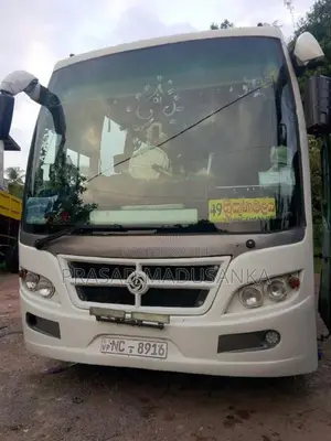 Ashok-Leyland 12 Mitar 2015 Bus (Used)