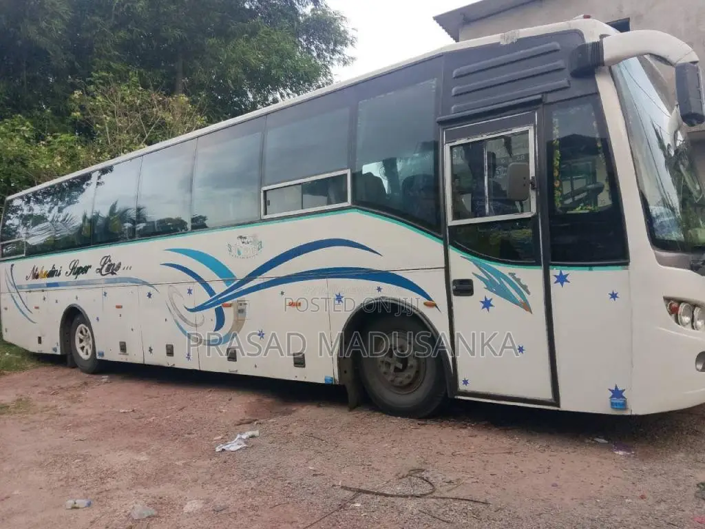Ashok-Leyland 12 Mitar 2015 Bus (Used)