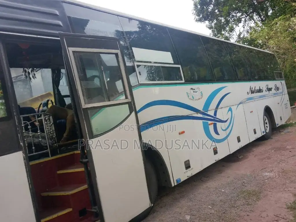Ashok-Leyland 12 Mitar 2015 Bus (Used)