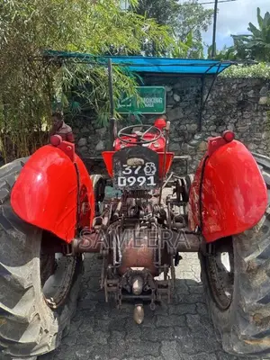 Massey-Ferguson 135DL 1980 Tractor (Used)