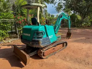 Yanmar B27 2010 Heavy-Duty (Used)