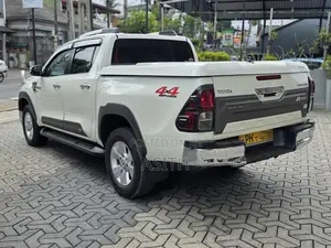 Toyota Hilux 2016 Pickup (Used)