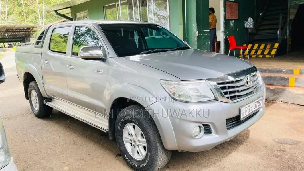 Toyota Hilux Champ 2015 Pickup (Used)