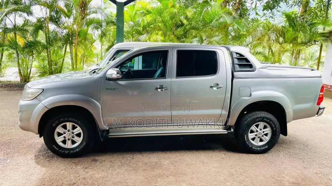 Toyota Hilux Champ 2015 Pickup (Used)