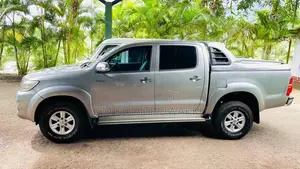 Toyota Hilux Champ 2015 Pickup (Used)