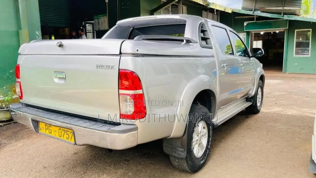Toyota Hilux Champ 2015 Pickup (Used)