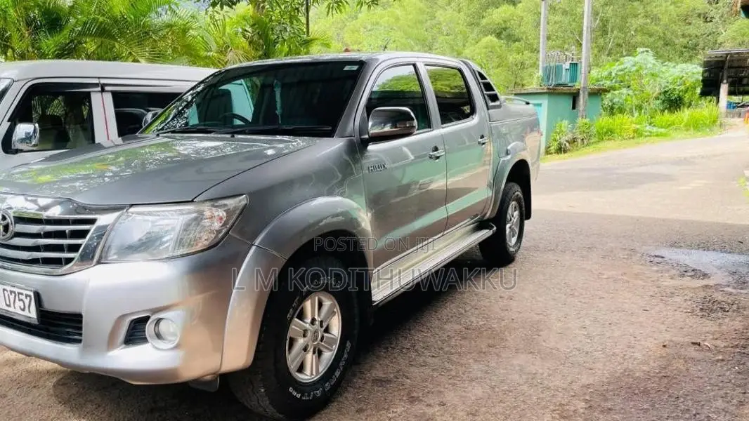 Toyota Hilux Champ 2015 Pickup (Used)
