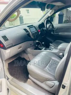 Toyota Hilux Invincible 2012 Pickup (Used)