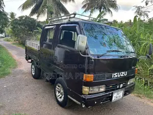 Isuzu CrewCab 1981 Crew Cab (Used)