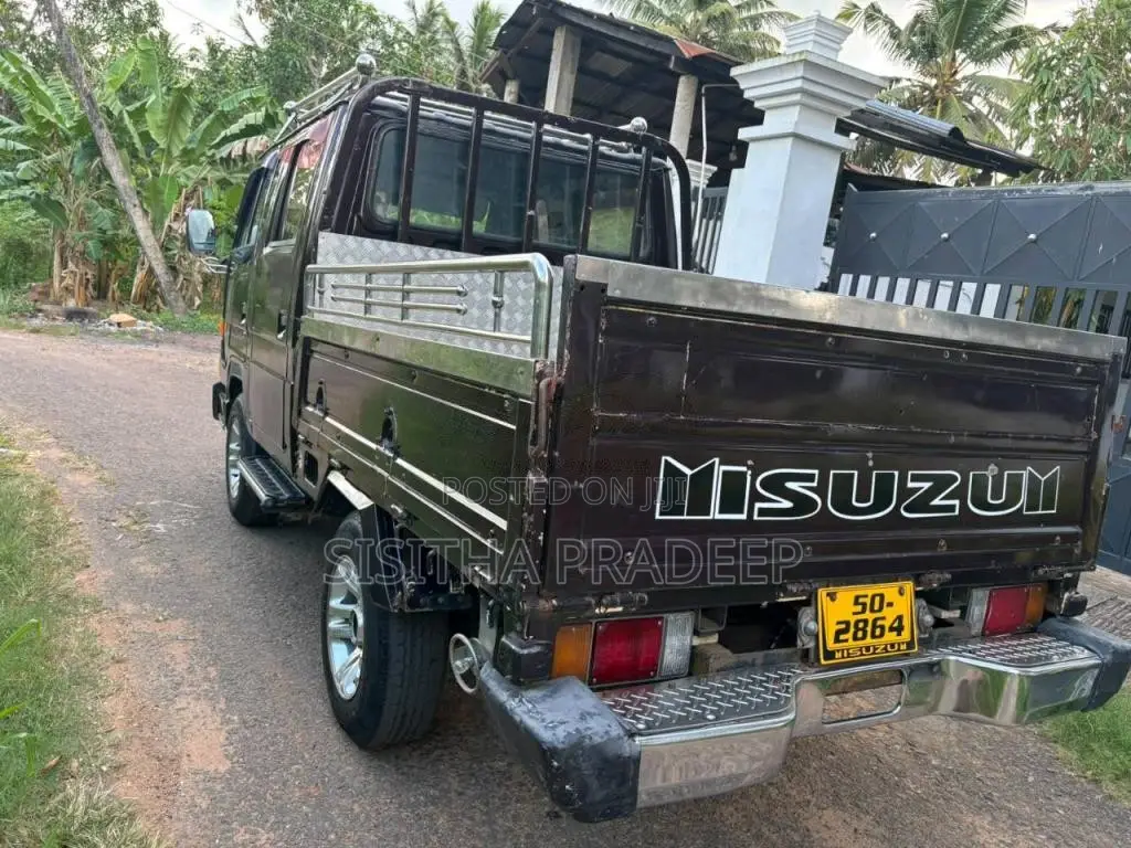 Isuzu CrewCab 1981 Crew Cab (Used)