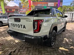 Toyota Hilux Travo Overland Plus 2025 Pickup (Used)