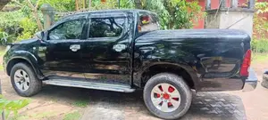 Toyota HILUX 2011 Pickup (Used)