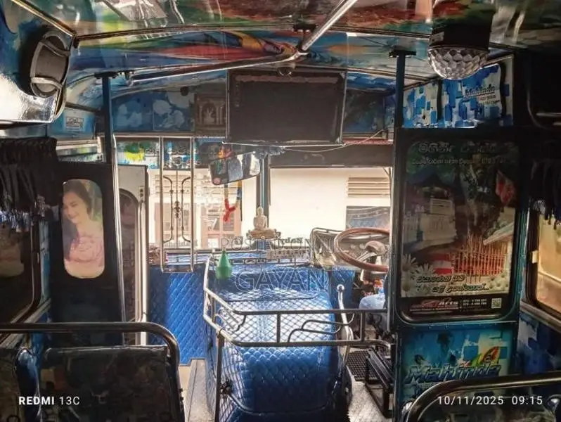 Ashok-Leyland Vekine 2011 Bus (Used)