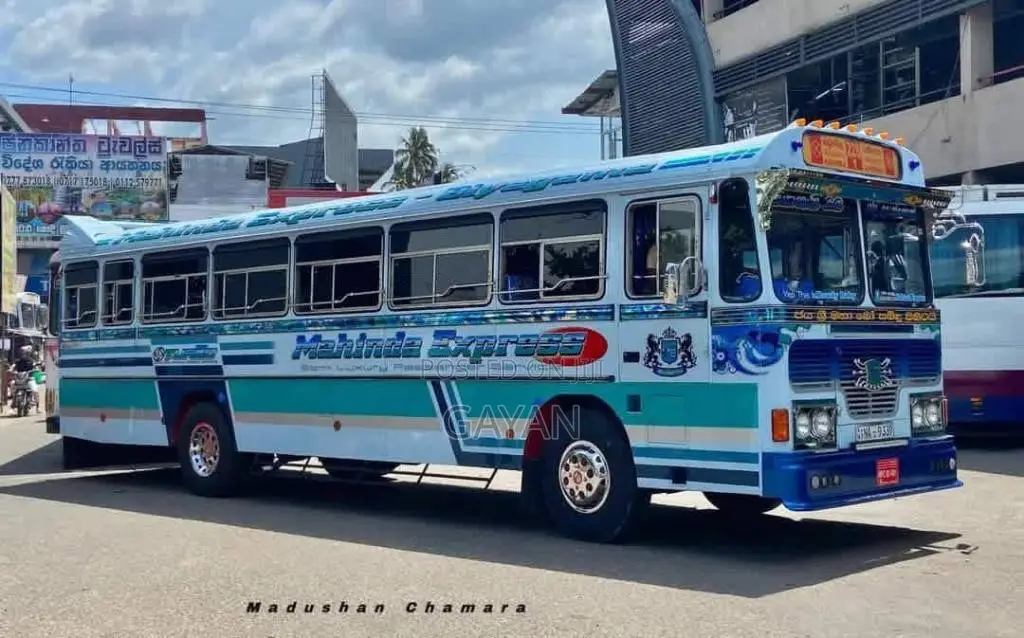 Ashok-Leyland Vekine 2011 Bus (Used)