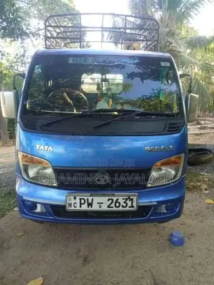 Tata Dimo Batta 2013 Lorry (Used)