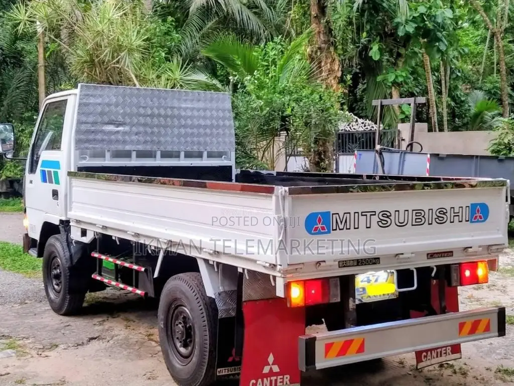 Mitsubishi Canter 1990 Lorry (Used)
