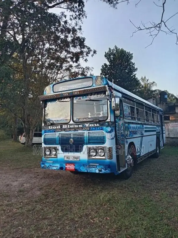 Ashok-Leyland Viking 2004 Bus (Used)