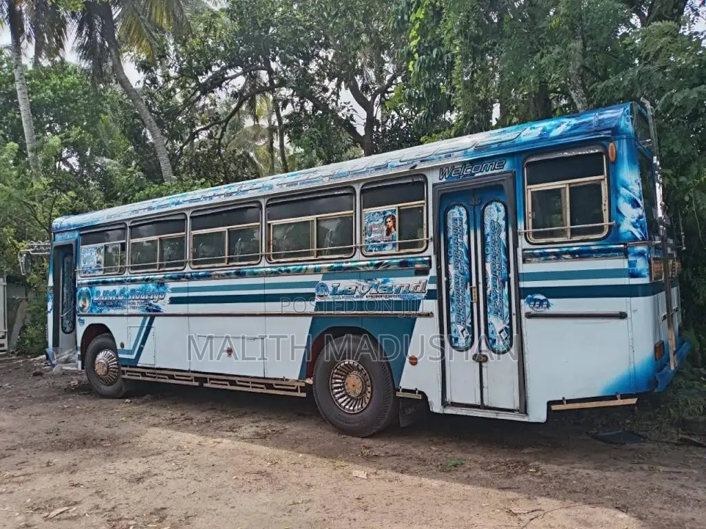 Ashok-Leyland Viking 2004 Bus (Used)