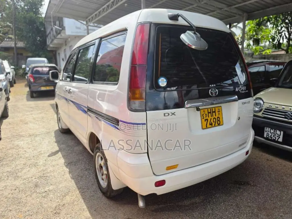 Toyota Noah Kr42 1999 Van (Used)