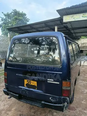 Nissan Caravan 1988 Van (Used)