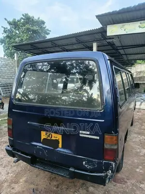 Nissan Caravan 1988 Van (Used)