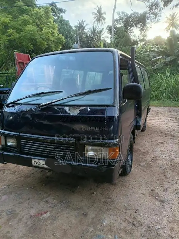 Nissan Caravan 1988 Van (Used)