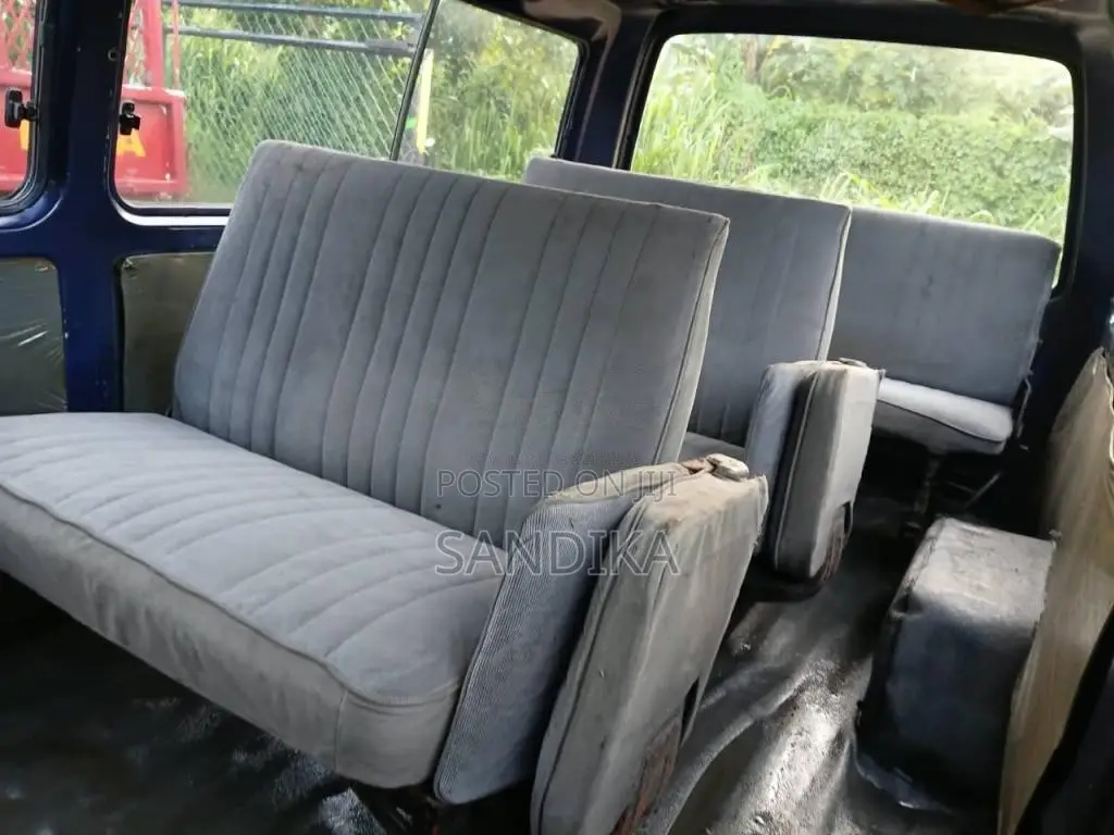 Nissan Caravan 1988 Van (Used)