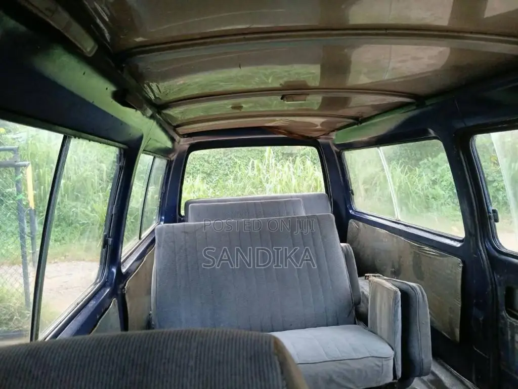 Nissan Caravan 1988 Van (Used)