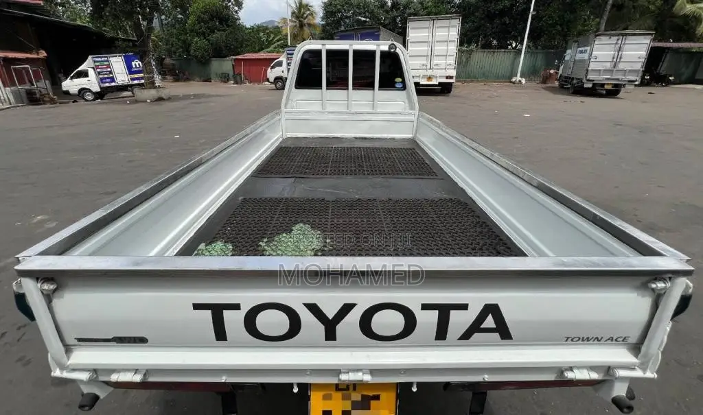 Toyota Townace 2006 Lorry (Used)