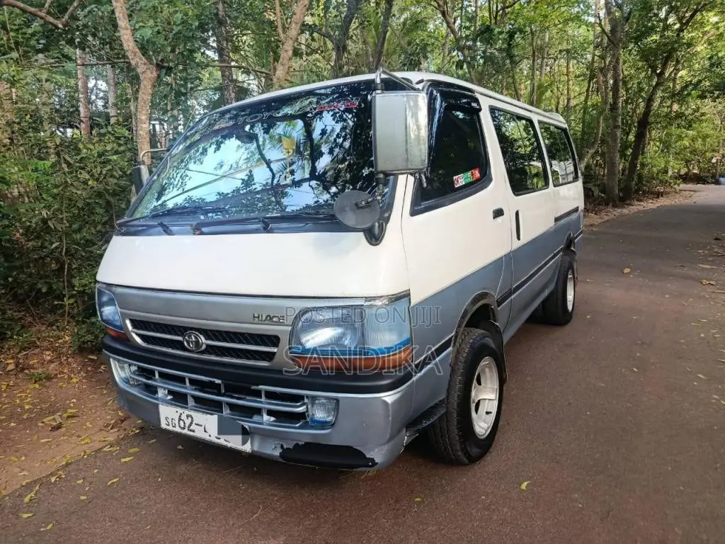 Toyota Dolphin 1991 Van (Used)
