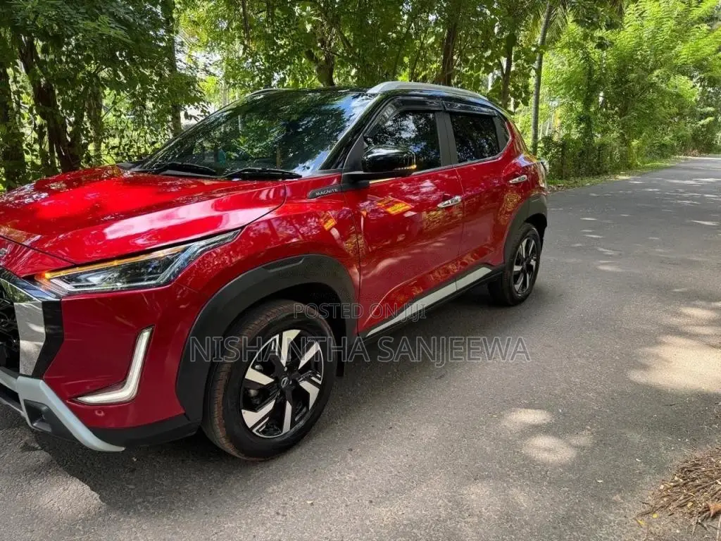 Nissan Magnite 2025 SUV (Used)
