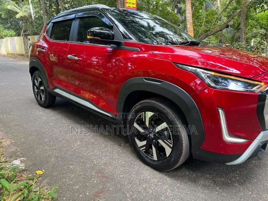 Nissan Magnite 2025 SUV (Used)