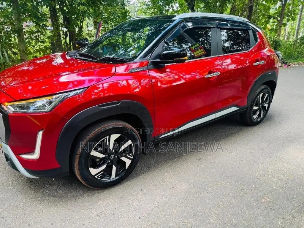 Nissan Magnite 2025 SUV (Used)